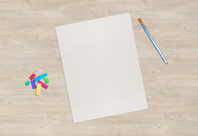 Espacio de trabajo creativo con equipos de diseño y animación